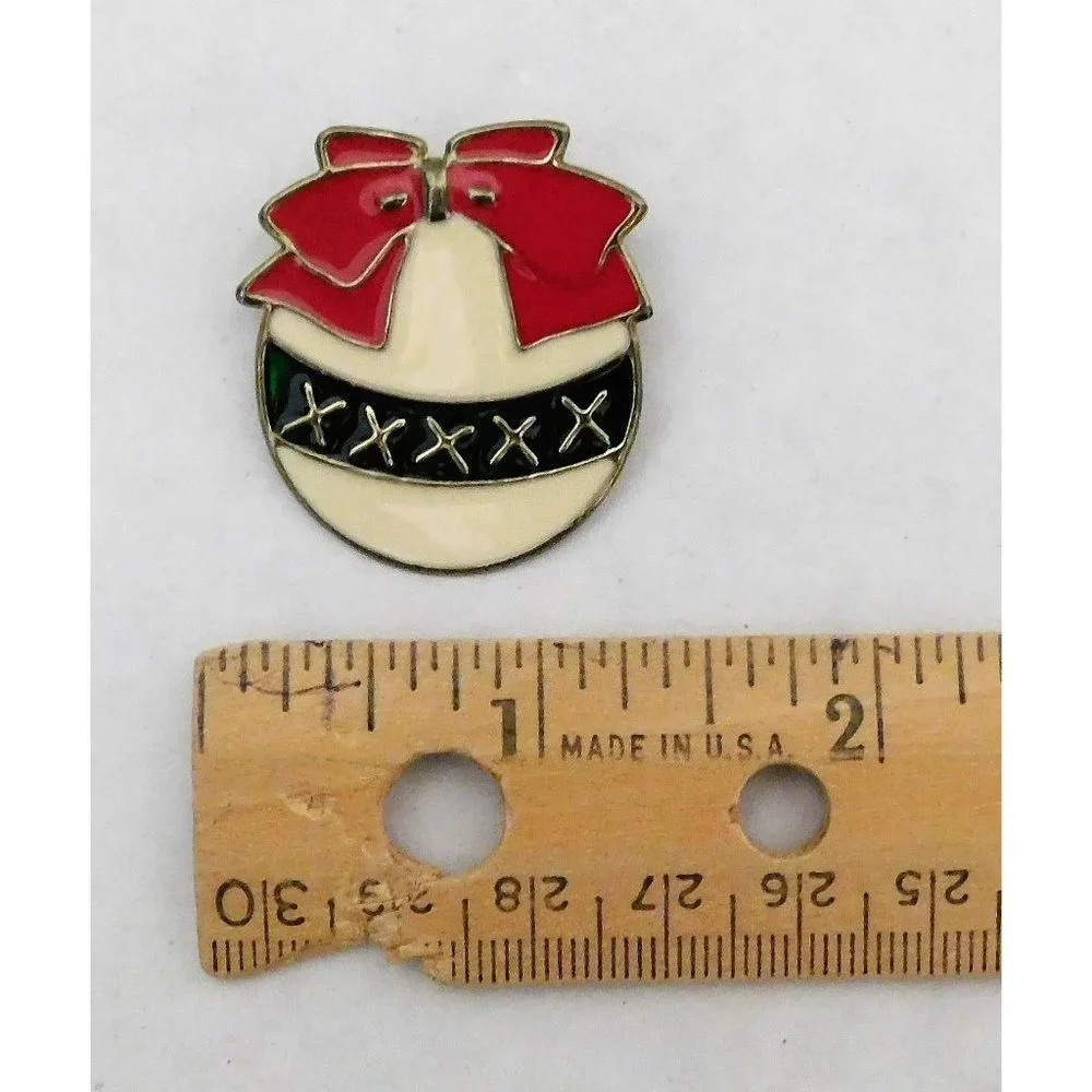 3 Holiday Pins Christmas Ornament Wreath Valentine Heart Jewelry - Picture 5 of 5